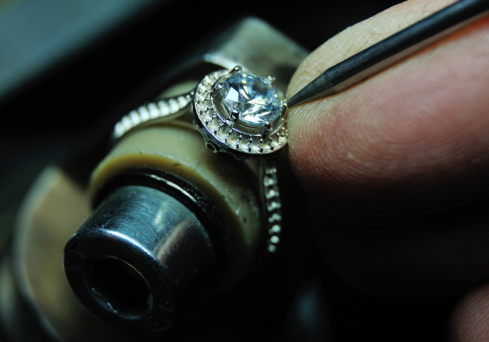 Service & Repair – Joslin's Jewelry